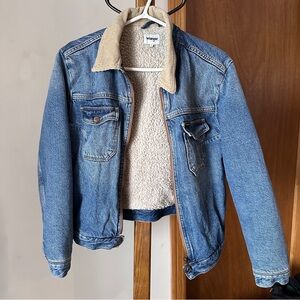 Wrangler Light Blue Denim Jacket with Beige Sherpa Collar